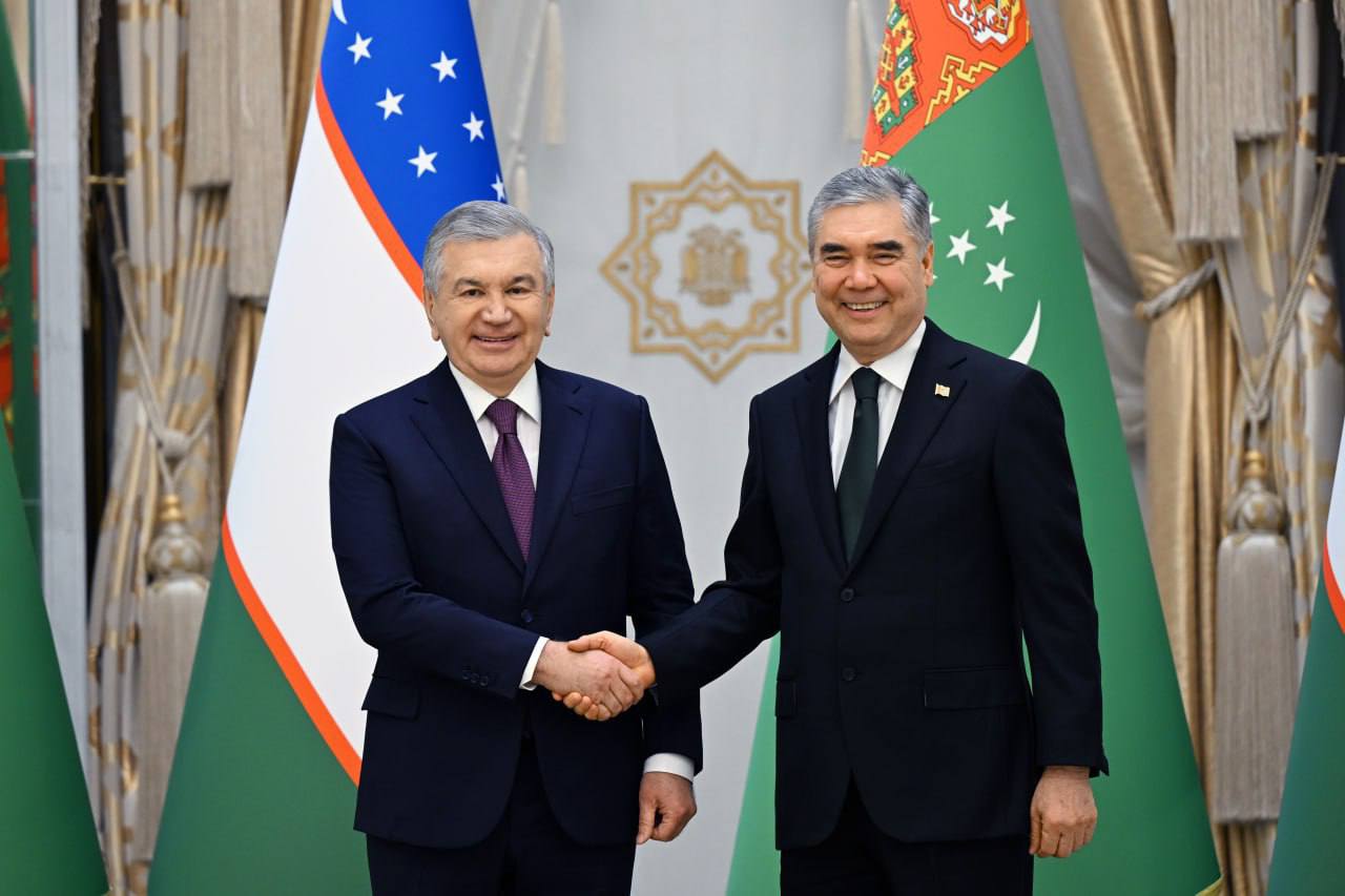 O‘zbekiston Respublikasi Prezidenti Shavkat Mirziyoyev Ashxobod shahriga kelgach,...