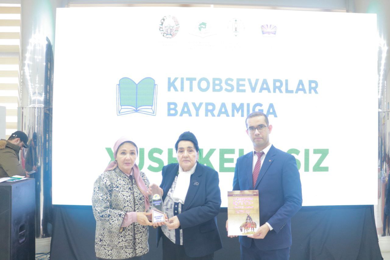 #Xorazmda_“kitobsevarlar_bayrami”

IJODKOR-NASHRIYOT-KITOB DO‘KONI-O‘QUVCHI

“Kitobsevarlar bayrami” loyihasi doirasida voha adiblari, jurnalistlar...