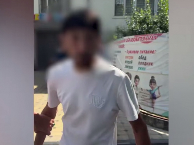 Йўл талашиб аёл ҳайдовчини ҳақоратлаган эркак қамалди