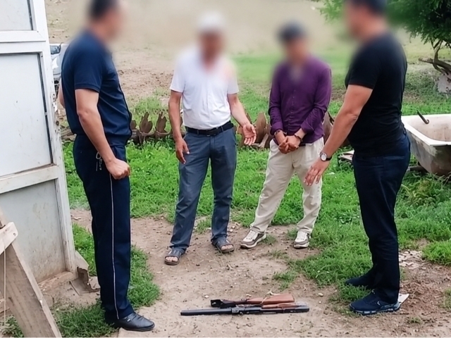 Жиззахда чайласида милтиқ ва ўқ-дори сақлаган шахс ушланди