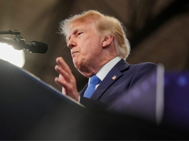 Трамп Ҳормуз бўғозини АҚШ ҳудуди деб эълон қилди